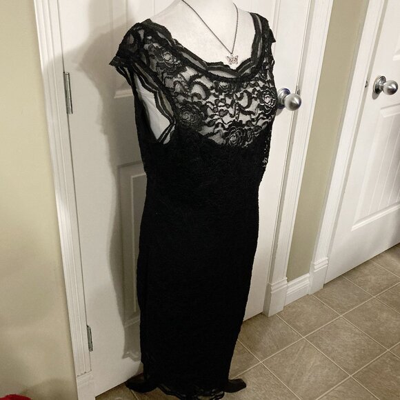 LE CHATEAU Black lace wiggle dress ~ Goth MEDIUM LARGE stretchy pencil dress - Picture 5 of 14